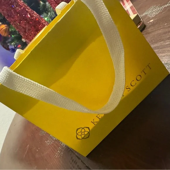 Kendra Scott Love Shack Fancy Gold Bow Necklace with Pearl - Picture 5 of 5